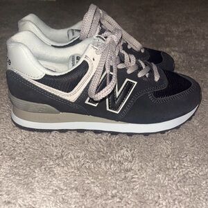 New Balance 574 Women’s Size 6 black